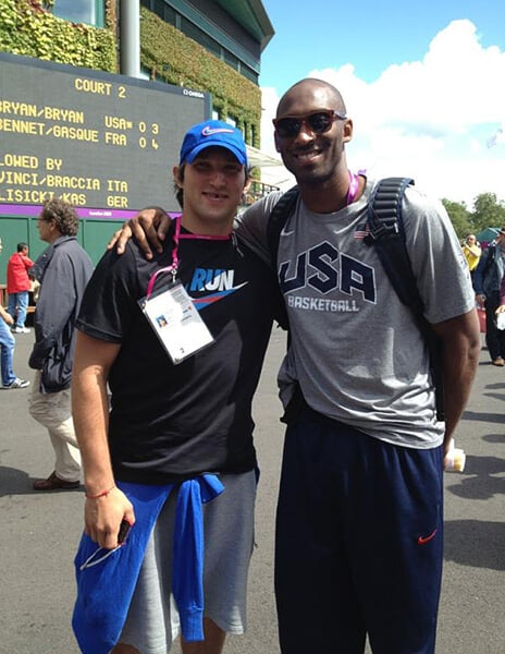 Овечкин вышел в свитере с 24-м номером в честь Брайанта. Они считали друг друга великими и виделись после матчей