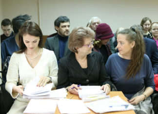 «Несогласные» артисты МХАТа снова пришли в суд