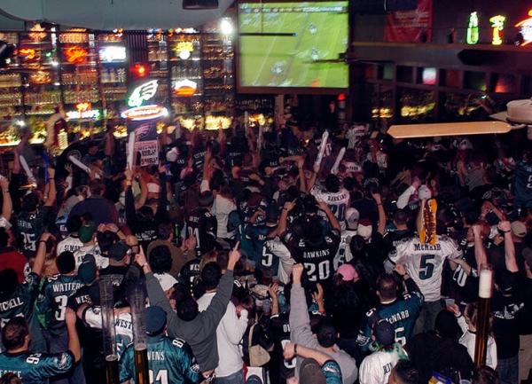 Культ Супербоула: за вечер съедают миллиард куриных крылышек, секунда рекламы &ndash; $183 тысячи, покажут даже ролик от Трампа