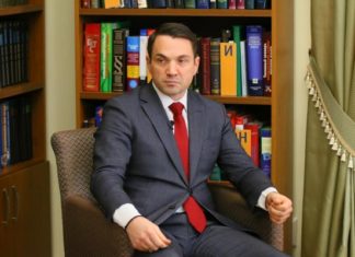 Чиновникам предложили учиться работать у советских людей