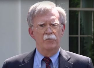 Болтон подверг критике Трампа за «недостаточно жёсткий» курс по Ирану