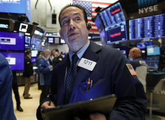 Опубликованные в охваченном коронавирусом Китае экономические отчеты выглядят устрашающе