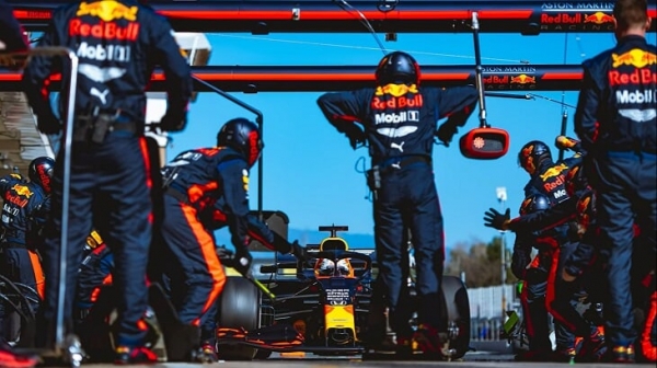 Новый виток шпионажа в &laquo;Ф-1&raquo;: &laquo;Феррари&raquo; тотально параноит, &laquo;Мерседесу&raquo; на все плевать. Рассказ русского фотографа-очевидца