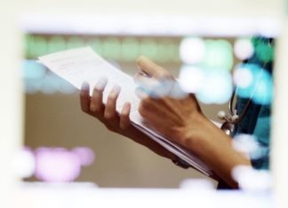 В России 52 тысячи человек под меднаблюдением из-за коронавируса