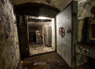 В центре российского города случайно нашли фашистский бункер