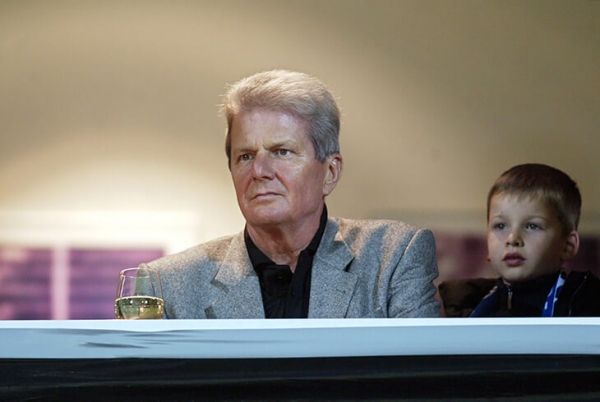 ? Владелец &laquo;Хоффенхайма&raquo; &ndash; враг всех немецких фанатов (&laquo;Сын шлюхи&raquo;) и супергерой в своем регионе (&laquo;Батя Хопп&raquo;)