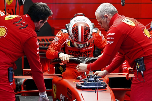 Новый виток шпионажа в &laquo;Ф-1&raquo;: &laquo;Феррари&raquo; тотально параноит, &laquo;Мерседесу&raquo; на все плевать. Рассказ русского фотографа-очевидца