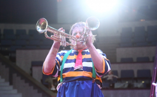 Рекордсмены Книги Гиннеса покажут уникальный трюк в Новосибирском цирке