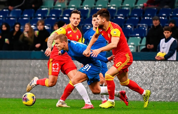 Новая жизнь Кокорина в Сочи: играет сам по себе, радуется теплу и мечтает, чтобы дома все были здоровы