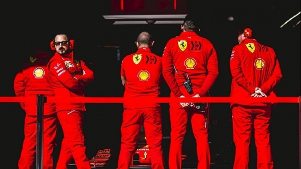 Новый виток шпионажа в &laquo;Ф-1&raquo;: &laquo;Феррари&raquo; тотально параноит, &laquo;Мерседесу&raquo; на все плевать. Рассказ русского фотографа-очевидца