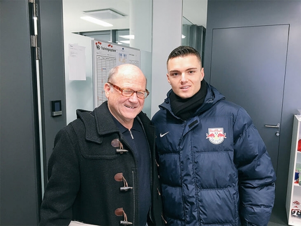 Хельмут Гросс совершил главную тактическую революцию в немецком футболе (убрал либеро!). До этого он проектировал мосты