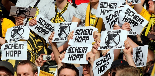 ? Владелец &laquo;Хоффенхайма&raquo; &ndash; враг всех немецких фанатов (&laquo;Сын шлюхи&raquo;) и супергерой в своем регионе (&laquo;Батя Хопп&raquo;)