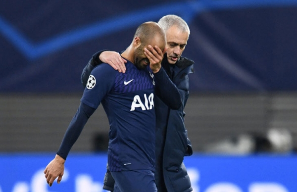 Во втором тайме у &laquo;Тоттенхэма&raquo; 0 выигранных единоборств вверху. Жозе никого не винит и говорит, что команда на пределе