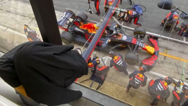 Новый виток шпионажа в &laquo;Ф-1&raquo;: &laquo;Феррари&raquo; тотально параноит, &laquo;Мерседесу&raquo; на все плевать. Рассказ русского фотографа-очевидца