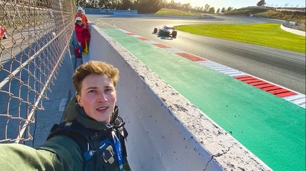 Новый виток шпионажа в &laquo;Ф-1&raquo;: &laquo;Феррари&raquo; тотально параноит, &laquo;Мерседесу&raquo; на все плевать. Рассказ русского фотографа-очевидца