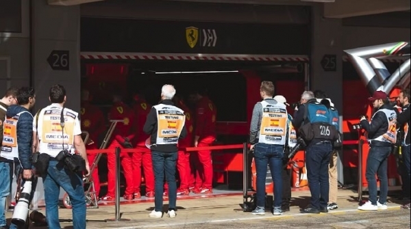 Новый виток шпионажа в &laquo;Ф-1&raquo;: &laquo;Феррари&raquo; тотально параноит, &laquo;Мерседесу&raquo; на все плевать. Рассказ русского фотографа-очевидца