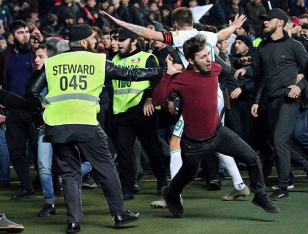 В Грозном полыхнуло из-за голых торсов: болельщики &laquo;Ахмата&raquo; побежали на фанов &laquo;Зенита&raquo;, было страшно