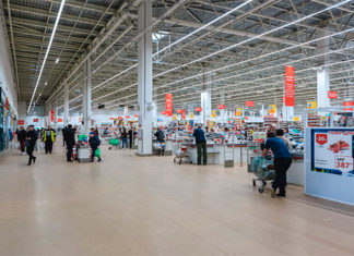 «Че, реально будет все закрыто?»: как началась «неделя тишины» в казанских ТЦ