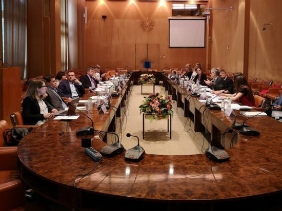 Академический скандал: фонд хотят объединить с ИНИОНом и ВИНИТИ