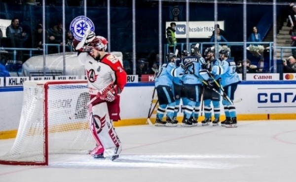 4:3 - ХК &laquo;Сибирь&raquo; вырвал победу в овертайме у &laquo;Автомобилиста&raquo;