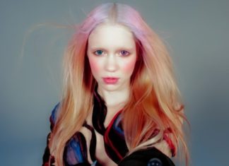 Певица Grimes подтвердила беременность от Маска