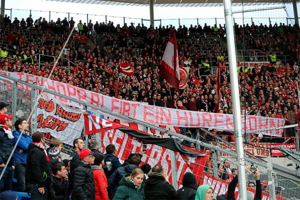 ? Владелец &laquo;Хоффенхайма&raquo; &ndash; враг всех немецких фанатов (&laquo;Сын шлюхи&raquo;) и супергерой в своем регионе (&laquo;Батя Хопп&raquo;)