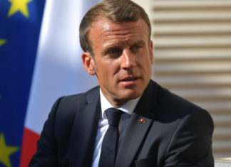 Макрон призвал Италию не «опьянеть» от помощи РФ с коронавирусом