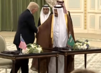 СМИ: Трамп поддержал план саудитов вытеснить РФ с нефтяного рынка