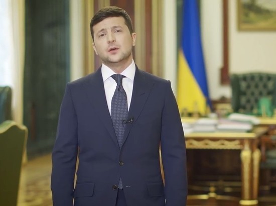 Зеленский обратился к украинцам из-за коронавируса