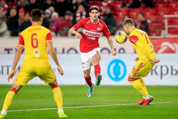 Как будем доигрывать футбольный сезон? Плей-офф? Или разобьем чемпионаты на мелкие группы? Давайте решать!