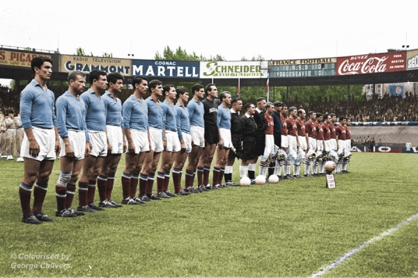 Мы рассказали про англичанина, который делает черно-белые фотографии цветными. Теперь он колоризировал фото сборной СССР