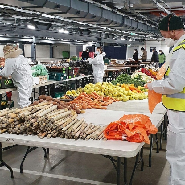 Стадион «Тоттенхэма» превратился в больницу: в раздевалках родильное отделение, в офисах – мобильные лаборатории