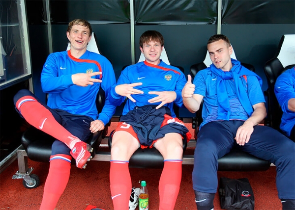 «Проголосовал бы за Шнура? Я столько не выпью». Кержаков – про потерянные 330 миллионов, кидалово Саенко и 90-е в России