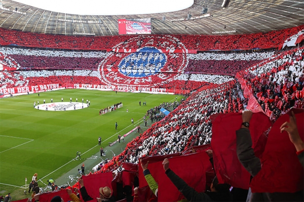 Кнопки лифта нажимать локтями, запасным сидеть через 2-3 кресла и никакого секса (если у партнера симптомы): новые правила Бундеслиги