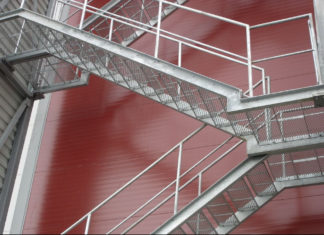 Пожарные лестницы в компании «Делснаб»