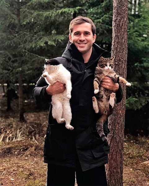 «Проголосовал бы за Шнура? Я столько не выпью». Кержаков – про потерянные 330 миллионов, кидалово Саенко и 90-е в России