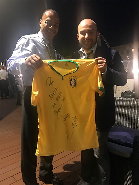 Хаби Алонсо, Кафу, Сычев, Быстров &ndash; комментаторы и журналисты рассказывают, как играли в футбол с профи. Делитесь и вы!