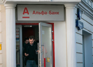 «Это выстрел в ногу, проще закрыться»: клевать ли на зарплатные кредиты под 0 процентов?