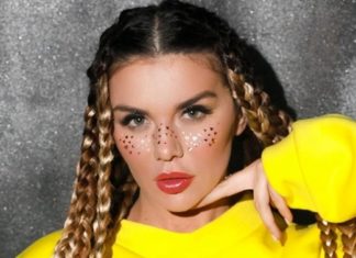 Седокова рассорила фанатов откровенным фото с бойфрендом