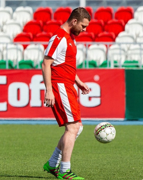 Хаби Алонсо, Кафу, Сычев, Быстров &ndash; комментаторы и журналисты рассказывают, как играли в футбол с профи. Делитесь и вы!