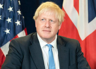 Джонсон вернулся в свою резиденцию после выписки