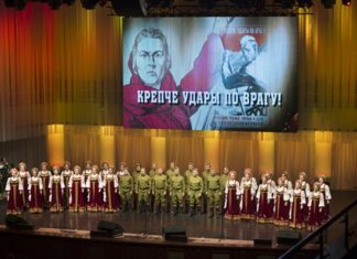 Артисты омского хора записали концерт к 9 Мая в своих квартирах