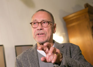 У Кончаловского появились вопросы по поводу достоверности информации о коронавирусе