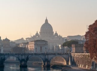 Италия не станет открывать границы для туристов до конца года