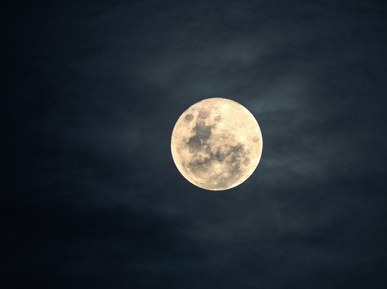 В первую неделю мая россияне увидят звездопад, комету и полнолуние