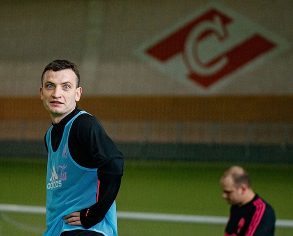 Хаби Алонсо, Кафу, Сычев, Быстров &ndash; комментаторы и журналисты рассказывают, как играли в футбол с профи. Делитесь и вы!