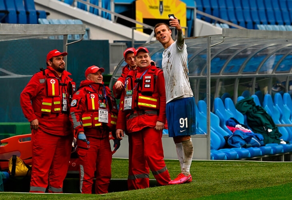 Кокорин (в футболке &laquo;Пацан сказал &ndash; пацан сделал&raquo;) опять у Красавы: выдал инсайд про &laquo;Рому&raquo; и сказал, что не против вернуться в &laquo;Зенит&raquo;