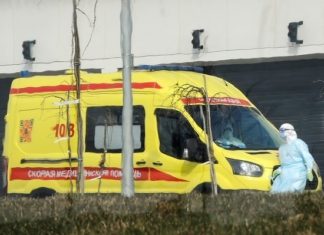 Песков: о пике коронавируса можно будет судить через пару недель