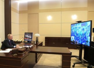 Путин поговорил с шестью профессионалами самоизоляции