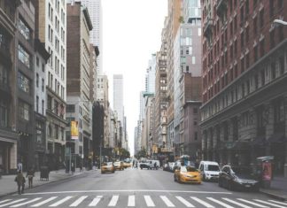 В посольстве РФ рассказали, сколько россиян «застряли» в США